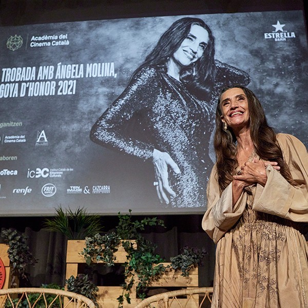 3.   ngela Molina